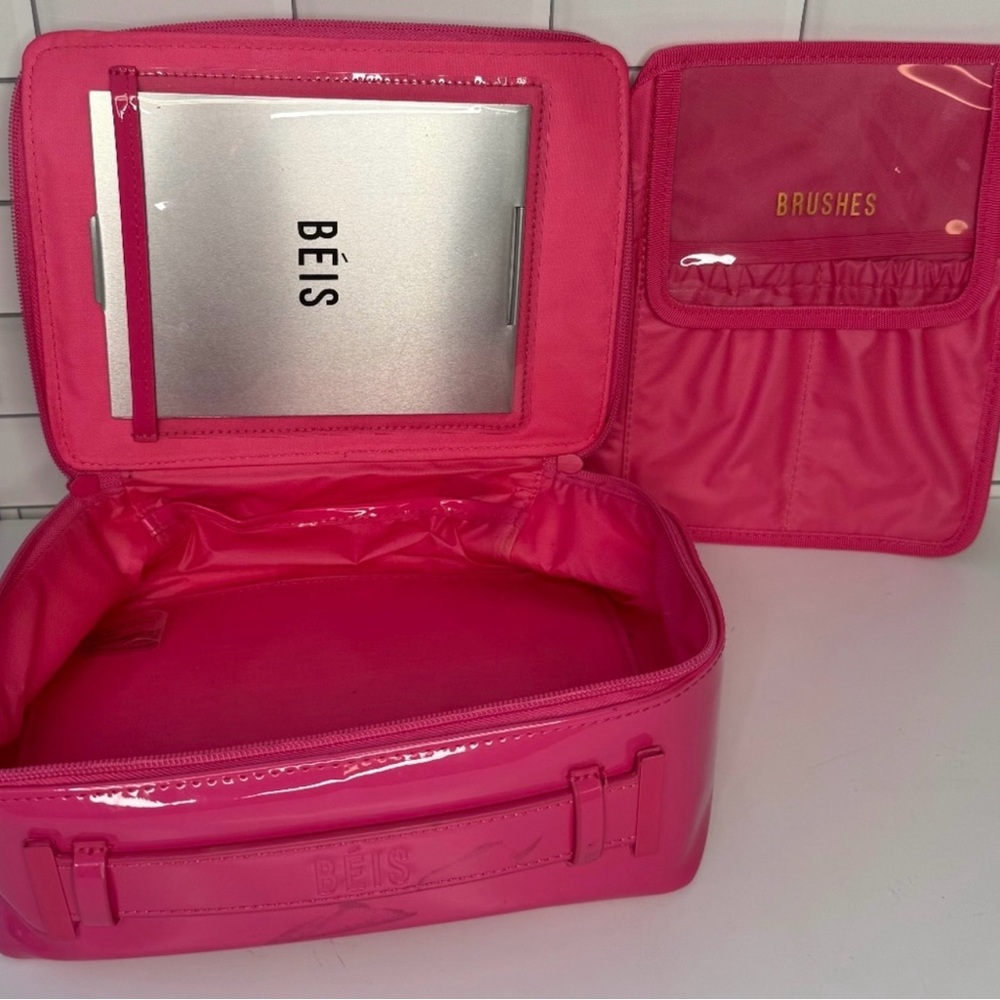 BÉIS x Barbie Cosmetic Case – Limited Edition 💖 - Picture 5 of 5